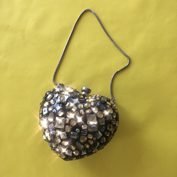 Vintage Handbags - Vintage heart clutch